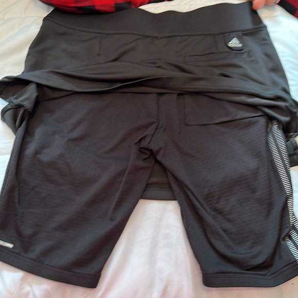 Women’s Adidas Clyma cool skirt with shorts underneath size medium - Picture 3 of 6